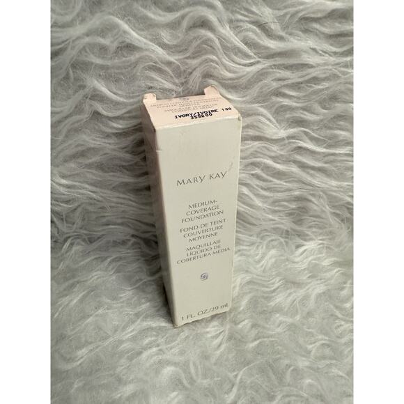 Mary Kay Medium Coverage Foundation IVORY 100 Discontinued 355200 - Picture 1 of 3